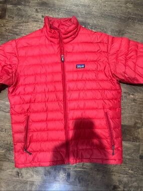 Patagonia men’s size M Red Quilted Lightweight Jacket